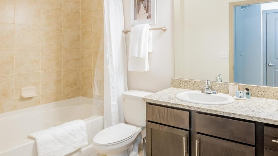 Landing - Modern Apartment with Amazing Amenities (ID8369X76) Apartment in Bradenton