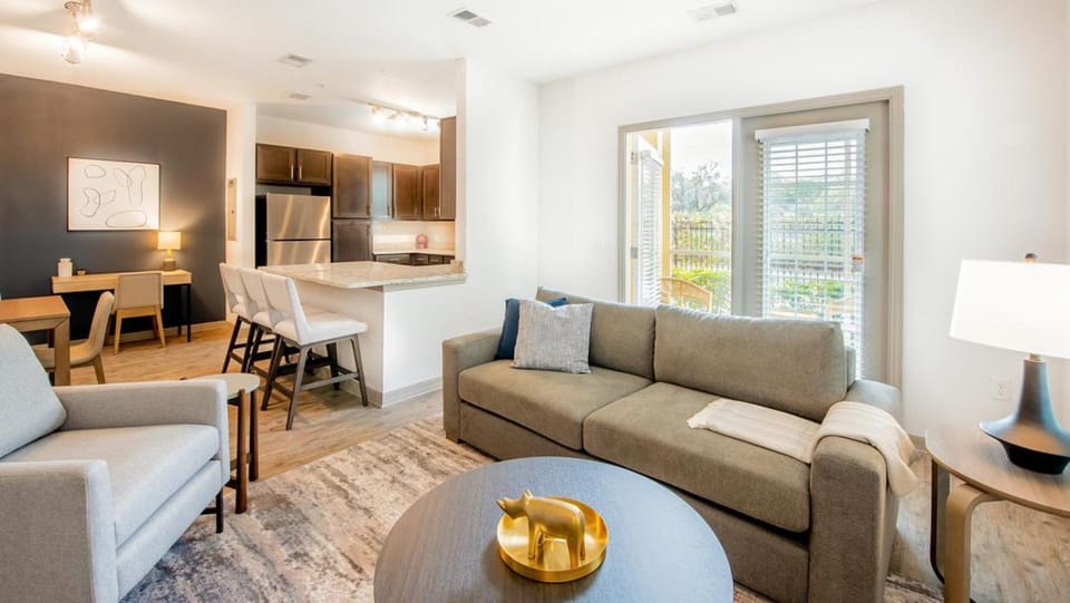 Landing - Modern Apartment with Amazing Amenities (ID8369X76) Apartment in Bradenton