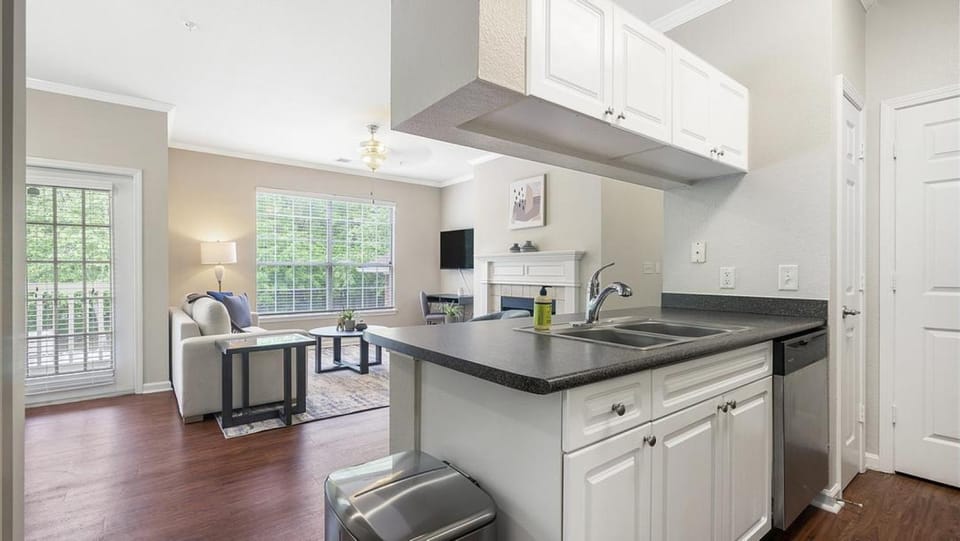 Landing - Modern Apartment with Amazing Amenities (ID9515X34) Apartment in Raleigh