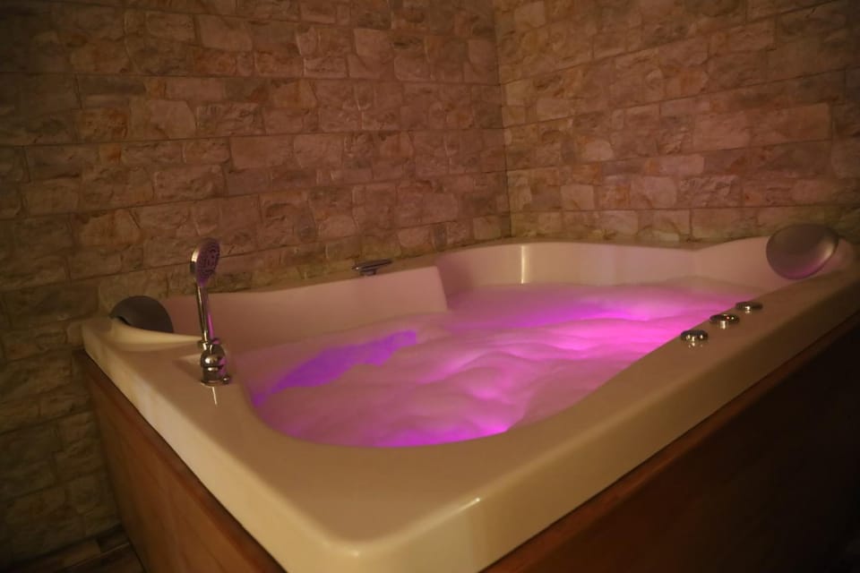 Spa and wellness centre/facilities, Swimming pool