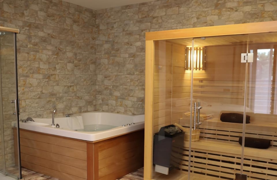 Sauna, Spa and wellness centre/facilities