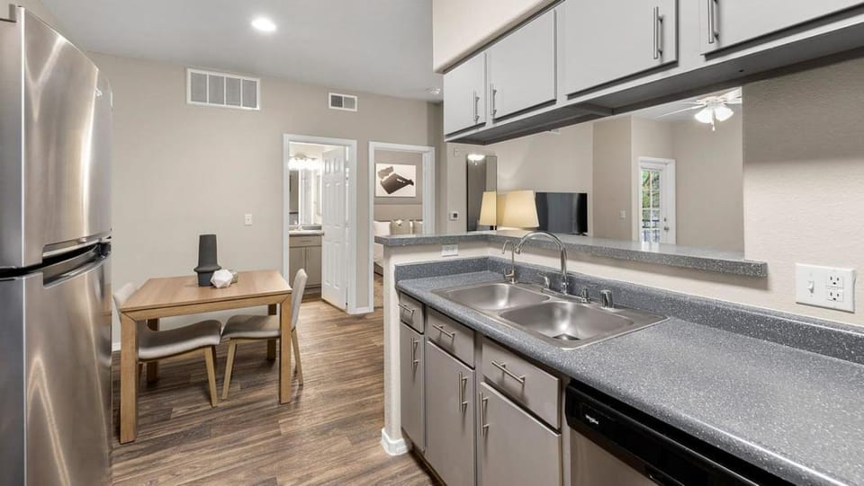 Landing - Modern Apartment with Amazing Amenities (ID7762X30) Apartment in Mesa