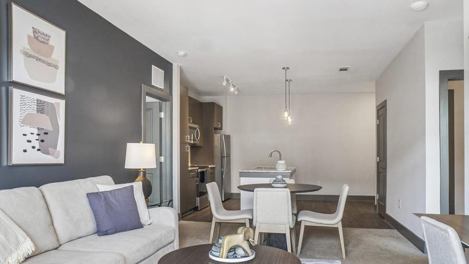 Landing - Modern Apartment with Amazing Amenities (ID9684X09) Apartment in Lake Lanier