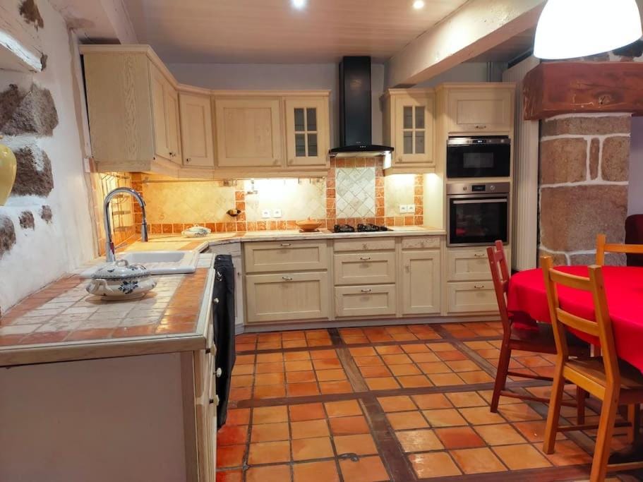 Dining area, dishwasher, minibar, pet friendly, stove, toaster