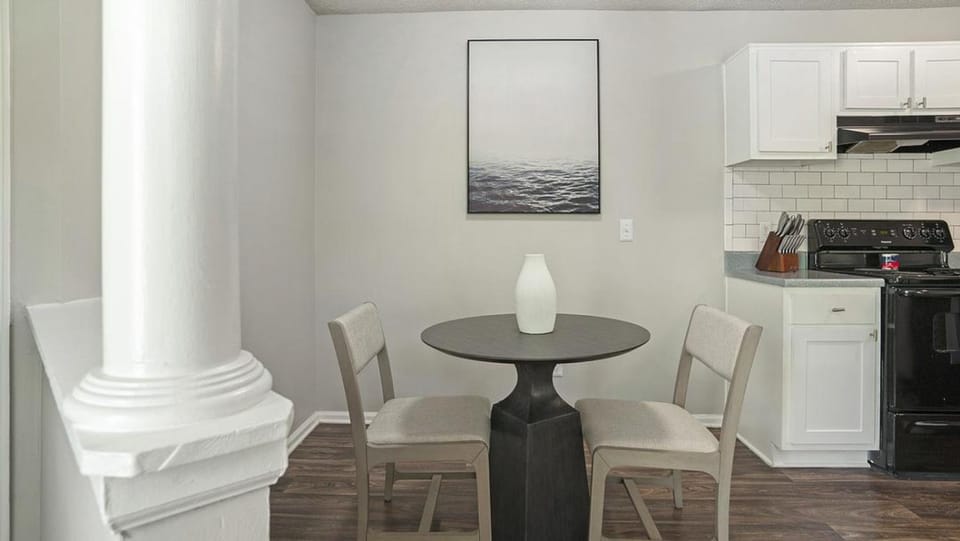 Landing - Modern Apartment with Amazing Amenities (ID9601X62) Apartment in Matthews