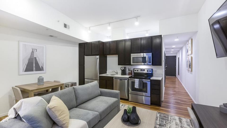 Landing - Modern Apartment with Amazing Amenities (ID8398X30) Apartment in Omaha