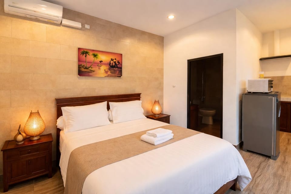 Bed, Kitchen or kitchenette, Bedroom, minibar, air conditioner