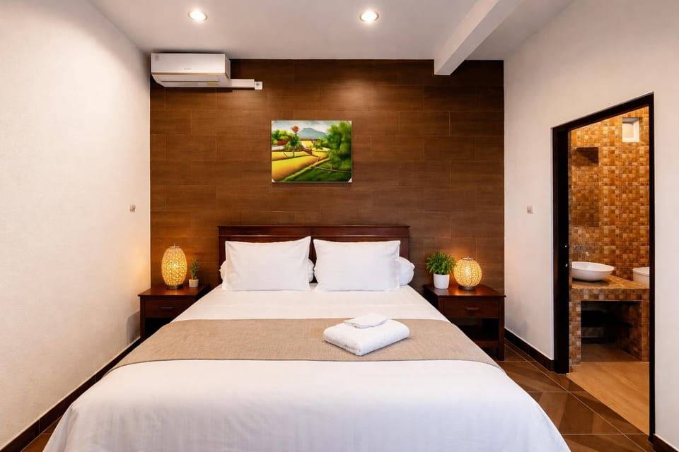 Bed, Photo of the whole room, Bedroom, air conditioner