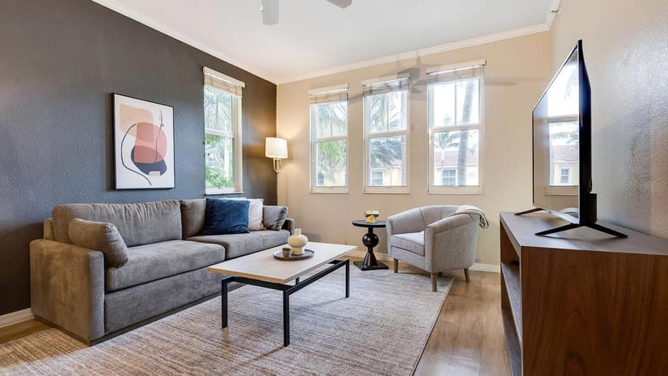 Landing - Modern Apartment with Amazing Amenities (ID2089X70) Apartment in Plantation