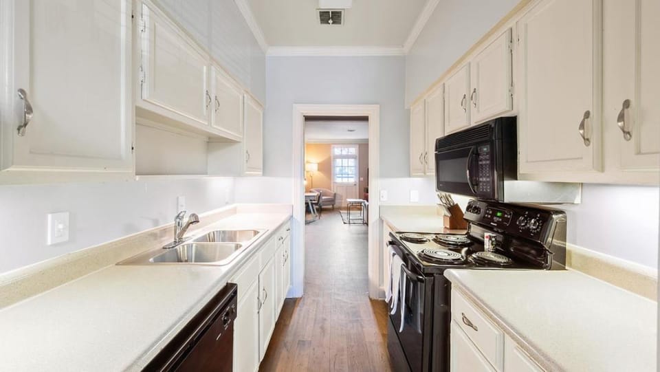 Landing - Modern Apartment with Amazing Amenities (ID7786X36) Apartment in Nashville