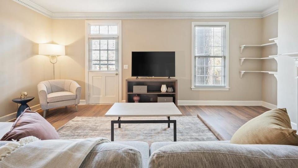 Landing - Modern Apartment with Amazing Amenities (ID7786X36) Apartment in Nashville