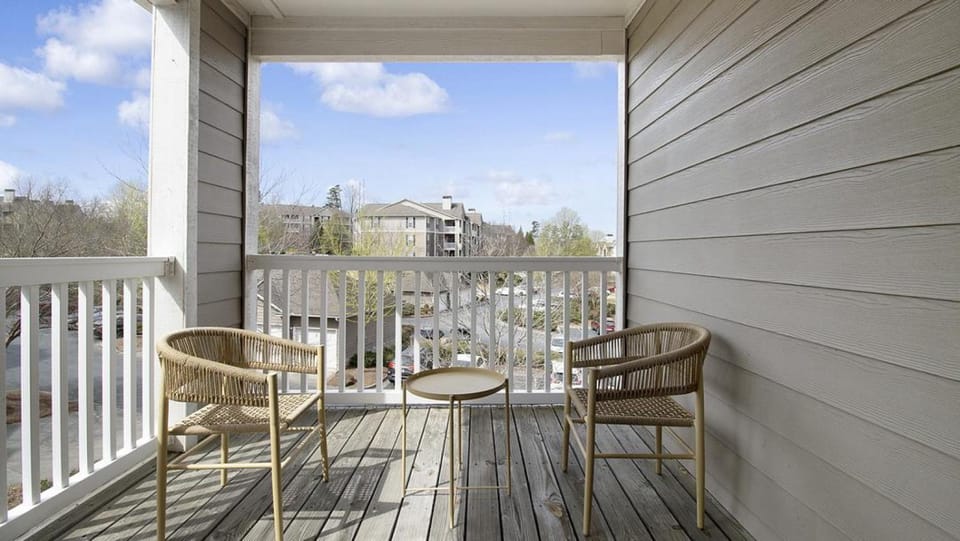 Landing - Modern Apartment with Amazing Amenities (ID9155X51) Apartment in Georgia