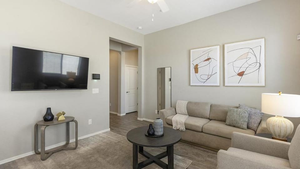 Landing - Modern Apartment with Amazing Amenities (ID8464X51) Apartment in Litchfield Park