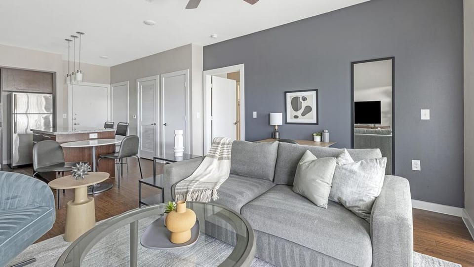 Landing - Modern Apartment with Amazing Amenities (ID4945X32) Apartment in Leander