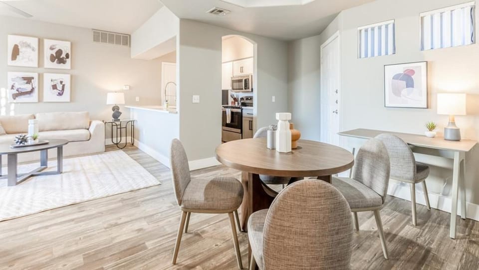 Landing - Modern Apartment with Amazing Amenities (ID8503X80) Apartment in Phoenix