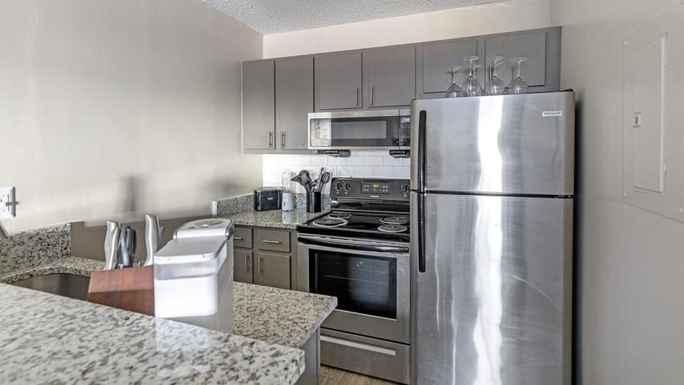 Landing - Modern Apartment with Amazing Amenities (ID1015X398) Apartment in Huntsville