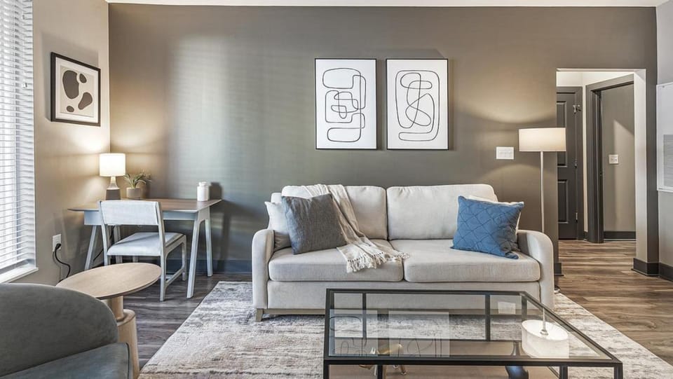 Landing - Modern Apartment with Amazing Amenities (ID8716X13) Apartment in Fishers