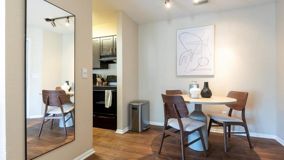 Landing - Modern Apartment with Amazing Amenities (ID7050X25) Apartment in Missouri