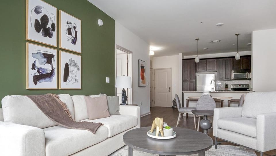 Landing - Modern Apartment with Amazing Amenities (ID9214X39) Apartment in Brentwood