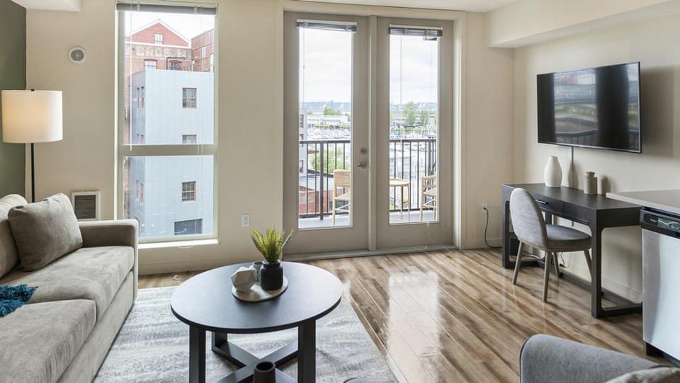 Landing - Modern Apartment with Amazing Amenities (ID9674X41) Apartment in Tacoma
