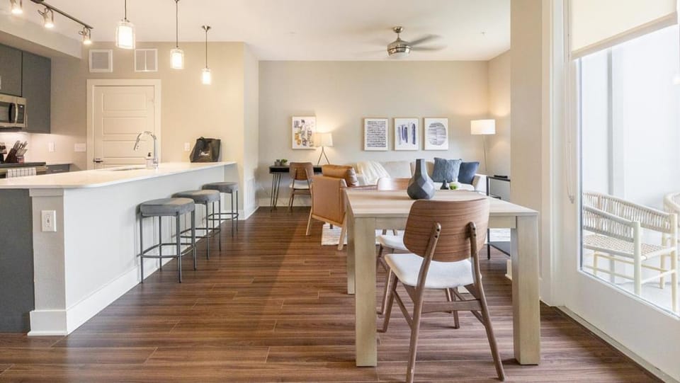 Landing - Modern Apartment with Amazing Amenities (ID3286X67) Apartment in Addison