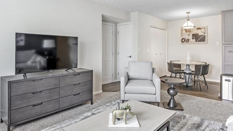 Landing - Modern Apartment with Amazing Amenities (ID3447X43) Apartment in Ohio