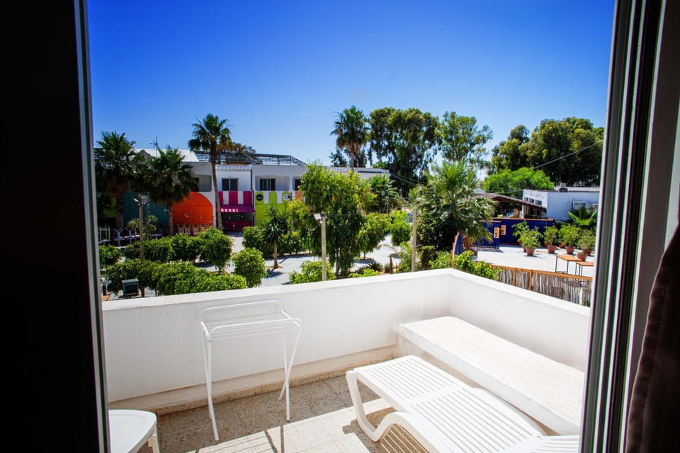Property building, Patio, Day, Garden, View (from property/room), Balcony/Terrace, Garden view