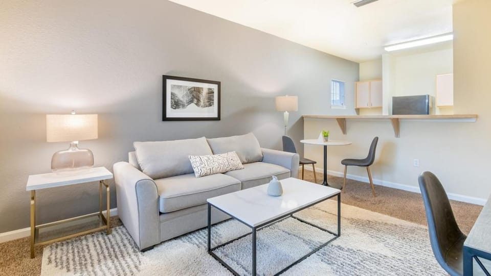 Landing - Modern Apartment with Amazing Amenities (ID4335X16) Apartment in Jacksonville