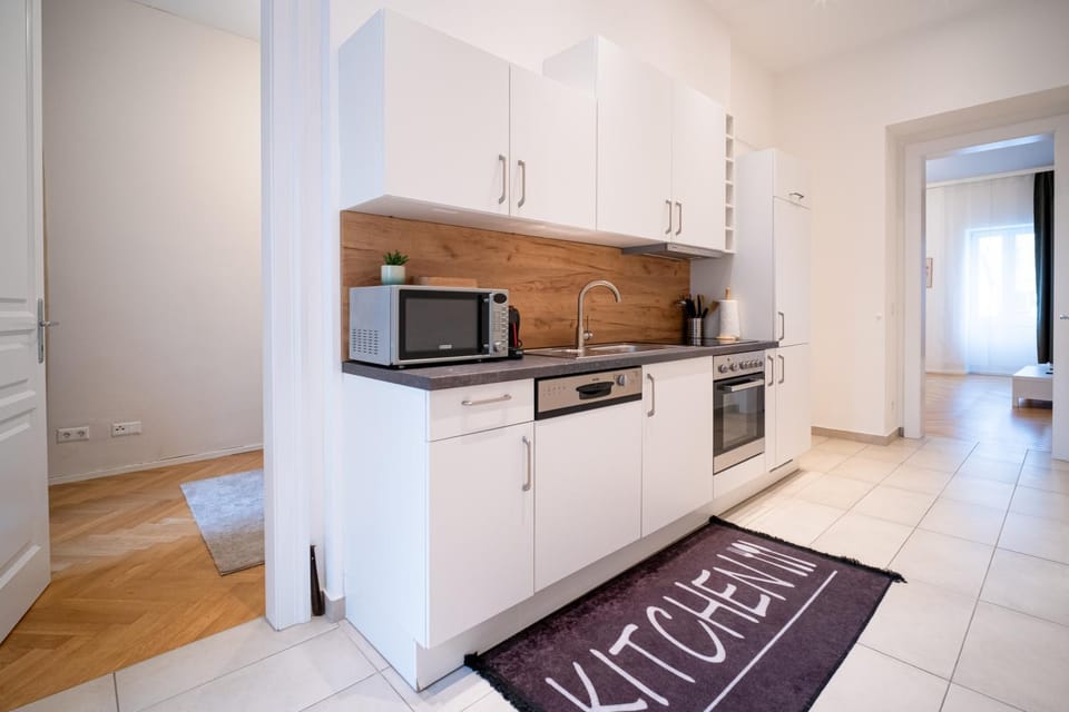 Kitchen or kitchenette, dishwasher, toaster