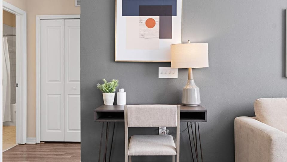 Landing - Modern Apartment with Amazing Amenities (ID8735X13) Apartment in Town N Country