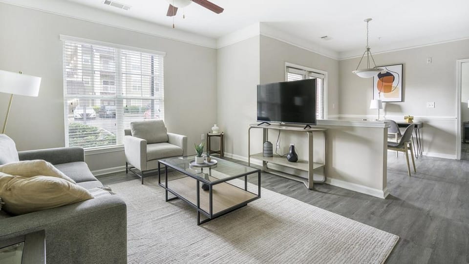 Landing - Modern Apartment with Amazing Amenities (ID1375X557) Apartment in Wake Forest