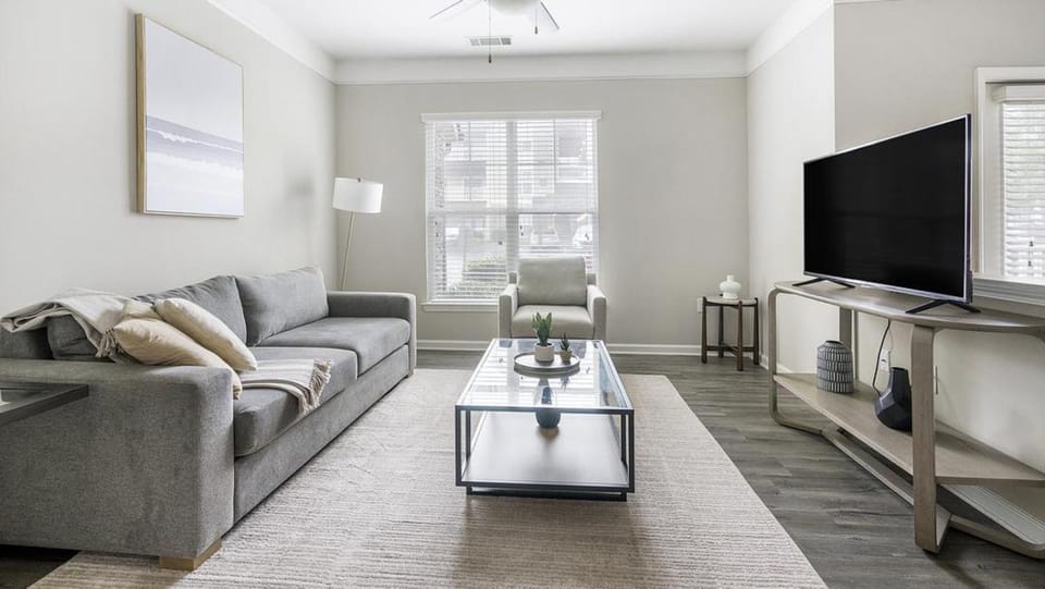 Landing - Modern Apartment with Amazing Amenities (ID1375X557) Apartment in Wake Forest