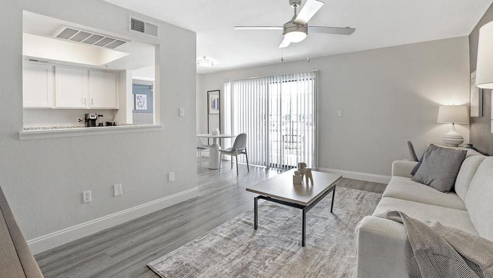 Landing - Modern Apartment with Amazing Amenities (ID1175X390) Apartment in Tampa