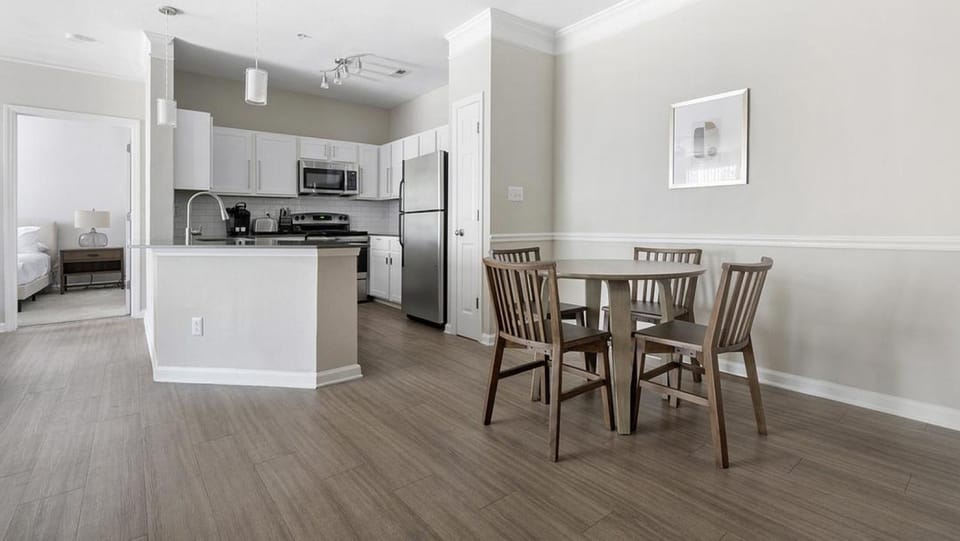 Landing - Modern Apartment with Amazing Amenities (ID1374X918) Apartment in Ballantyne