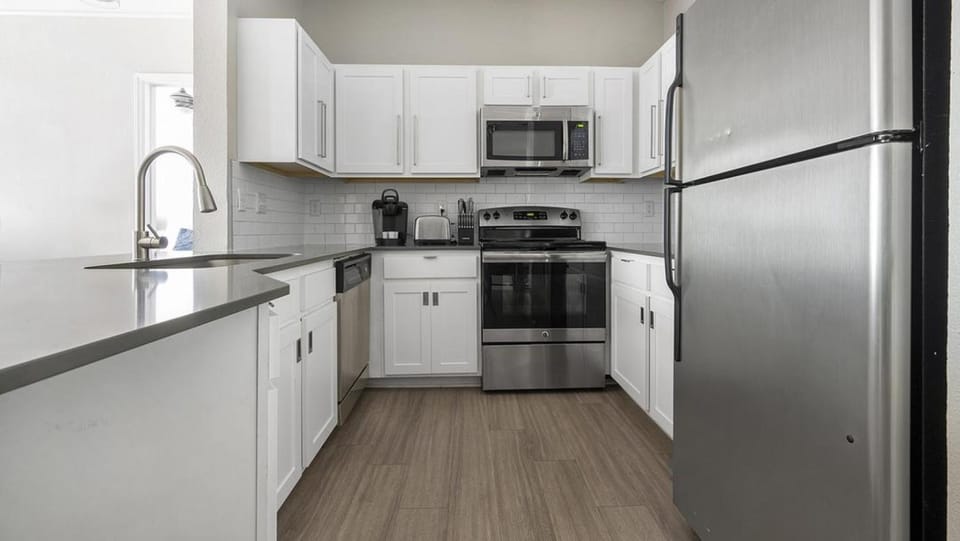 Landing - Modern Apartment with Amazing Amenities (ID1374X918) Apartment in Ballantyne