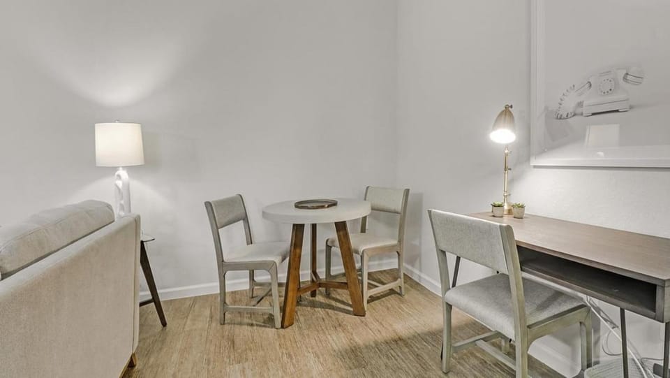 Landing - Modern Apartment with Amazing Amenities (ID8738X03) Apartment in Fort Myers