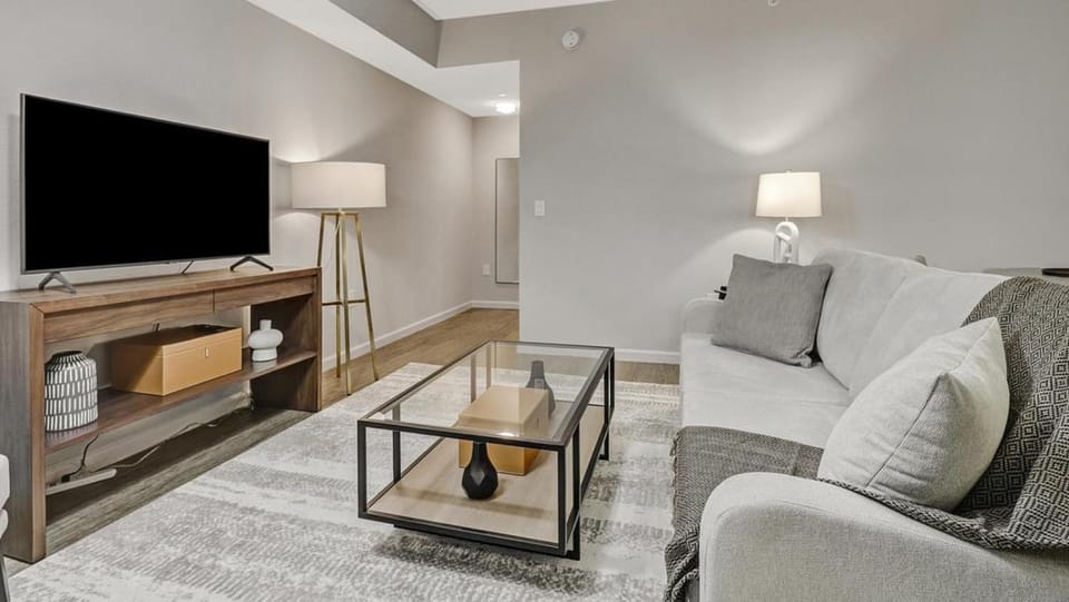 Landing - Modern Apartment with Amazing Amenities (ID8738X03) Apartment in Fort Myers