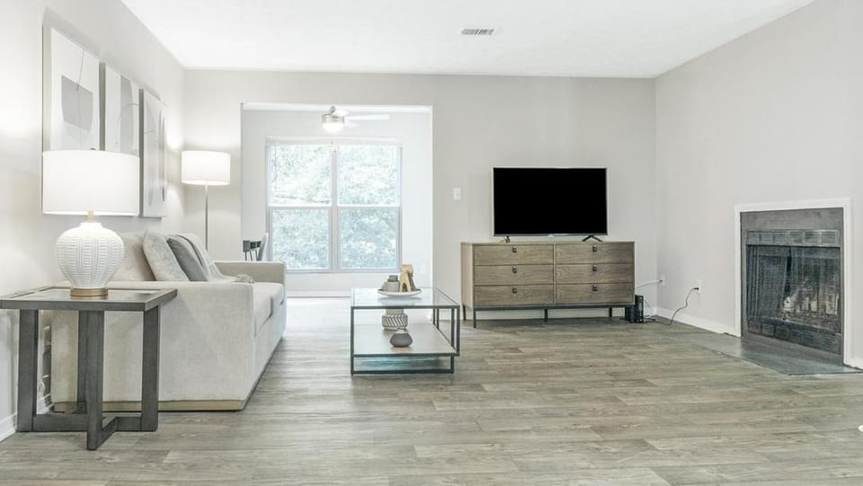 Landing - Modern Apartment with Amazing Amenities (ID9232X12) Apartment in Georgia