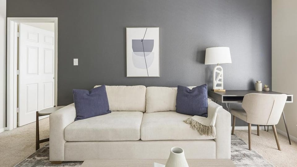 Landing - Modern Apartment with Amazing Amenities (ID1212X386) Apartment in The Woodlands