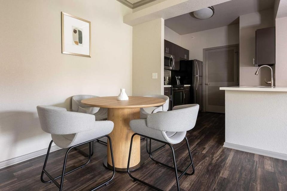 Landing - Modern Apartment with Amazing Amenities (ID3301X20) Apartment in Cedar Park