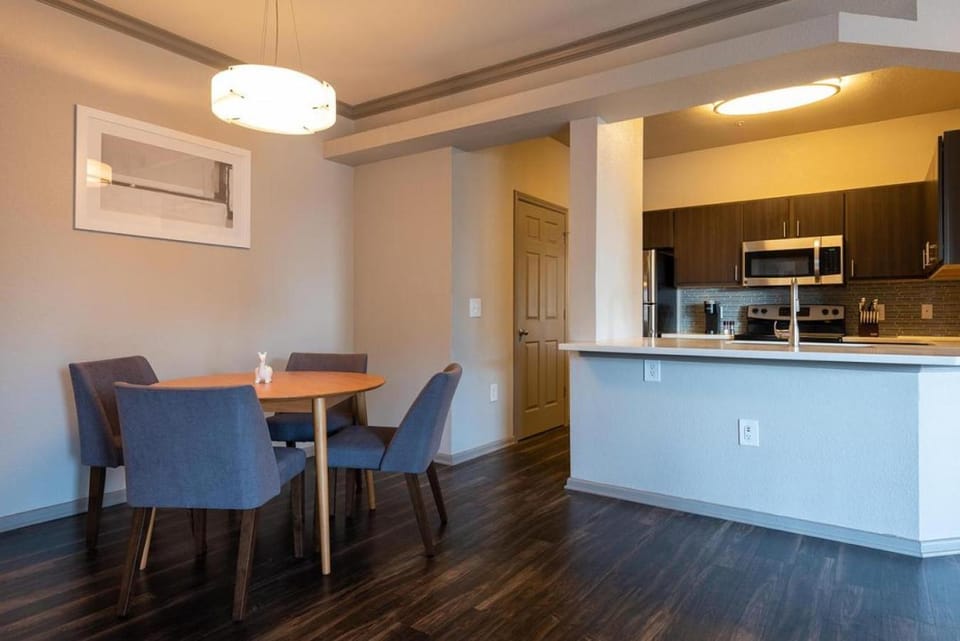 Landing - Modern Apartment with Amazing Amenities (ID3502X82) Apartment in Cedar Park