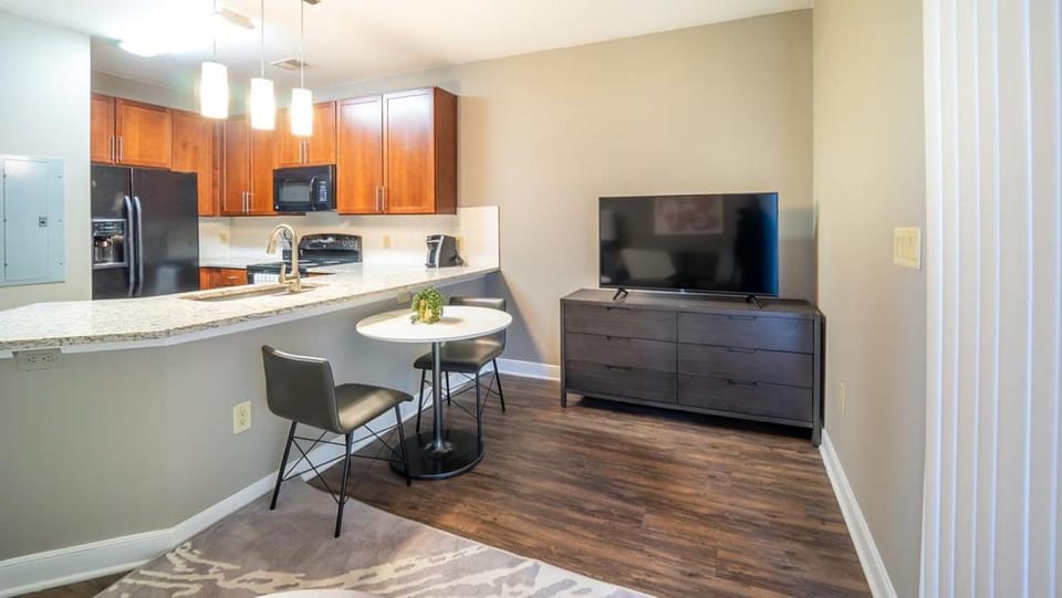 Landing - Modern Apartment with Amazing Amenities (ID7788X51) Apartment in Greenville