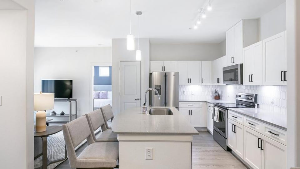 Landing - Modern Apartment with Amazing Amenities (ID8218X17) Apartment in Windemere