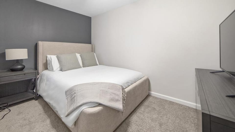 Landing - Modern Apartment with Amazing Amenities (ID1292X514) Apartment in Lexington