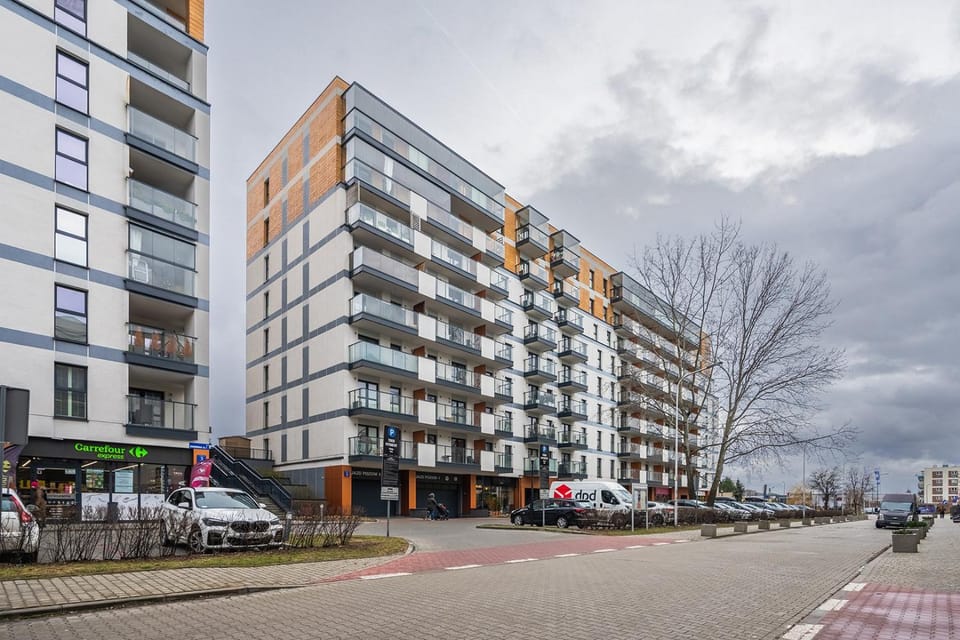 Property building, Street view, Location