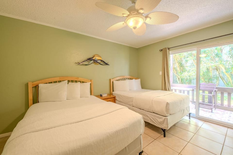 Parrots Paradise 110 Apartment in South Padre Island
