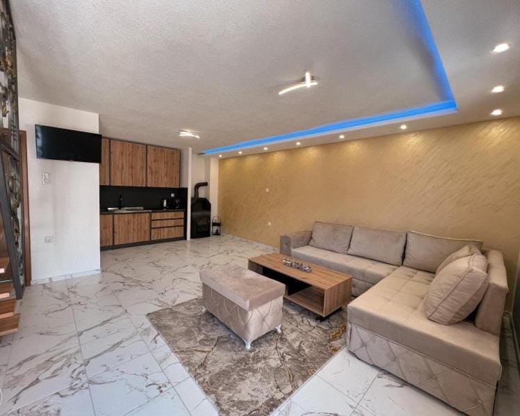 Kitchen or kitchenette, Living room, Seating area