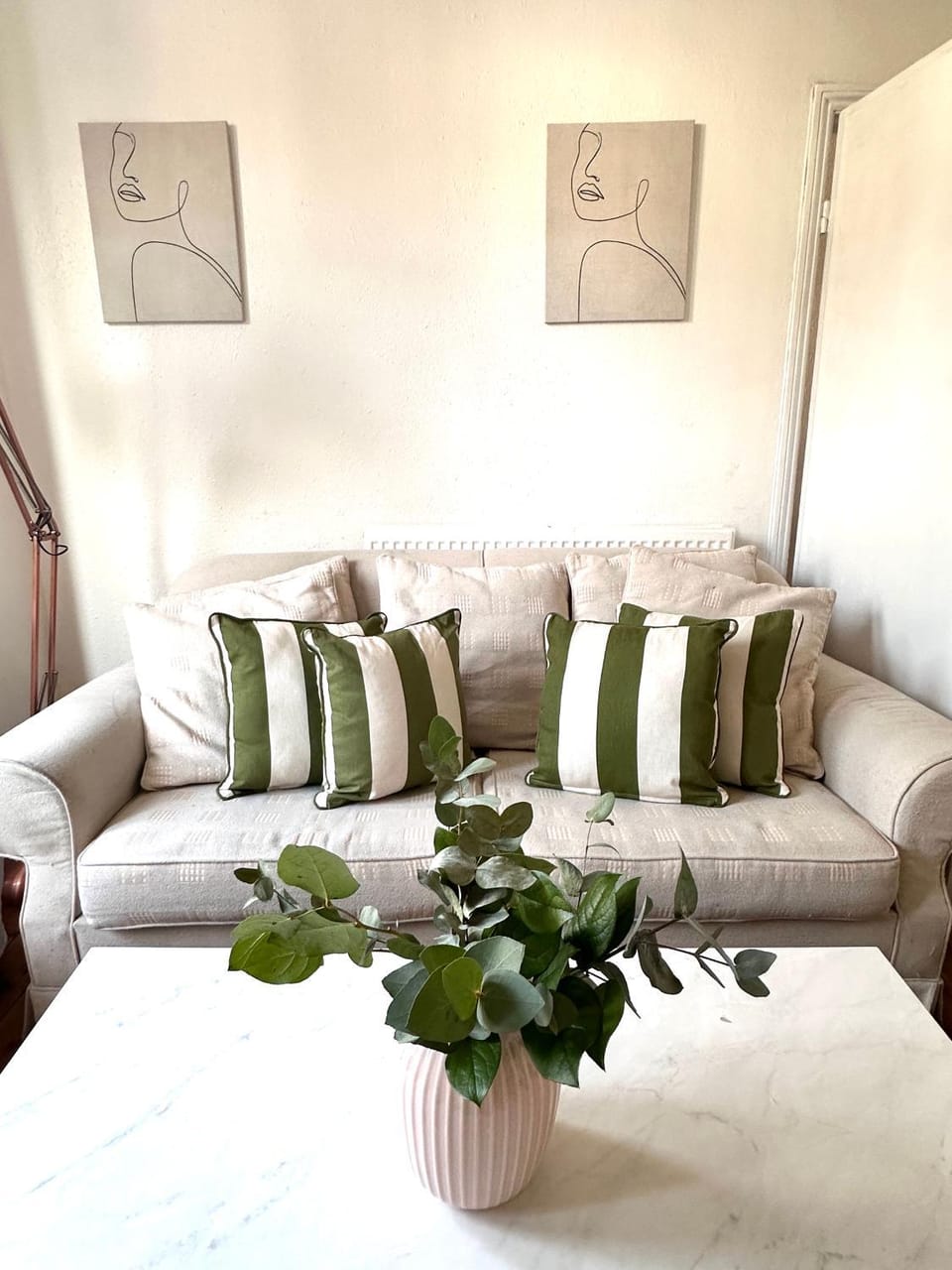 Charming, Renovated Residence in Willesden Green House in London