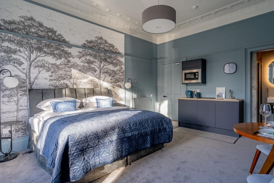 Bed, Kitchen or kitchenette, Photo of the whole room, Bedroom, hair dresser