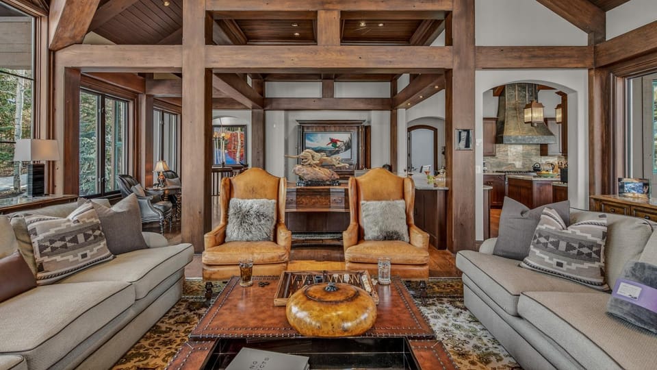 Living room, Seating area, furniture